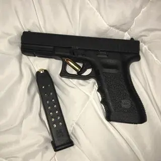 Glock 17 Gen 3 Black 9mm 4.49-inch 17Rd Fixed Sights